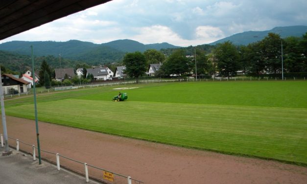 „John Deere“ hält Essel-Stadion in Schuss